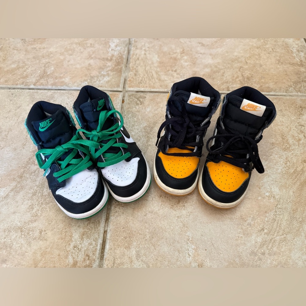 Nike Kids Sneakers in Black White Green and Black Yellow